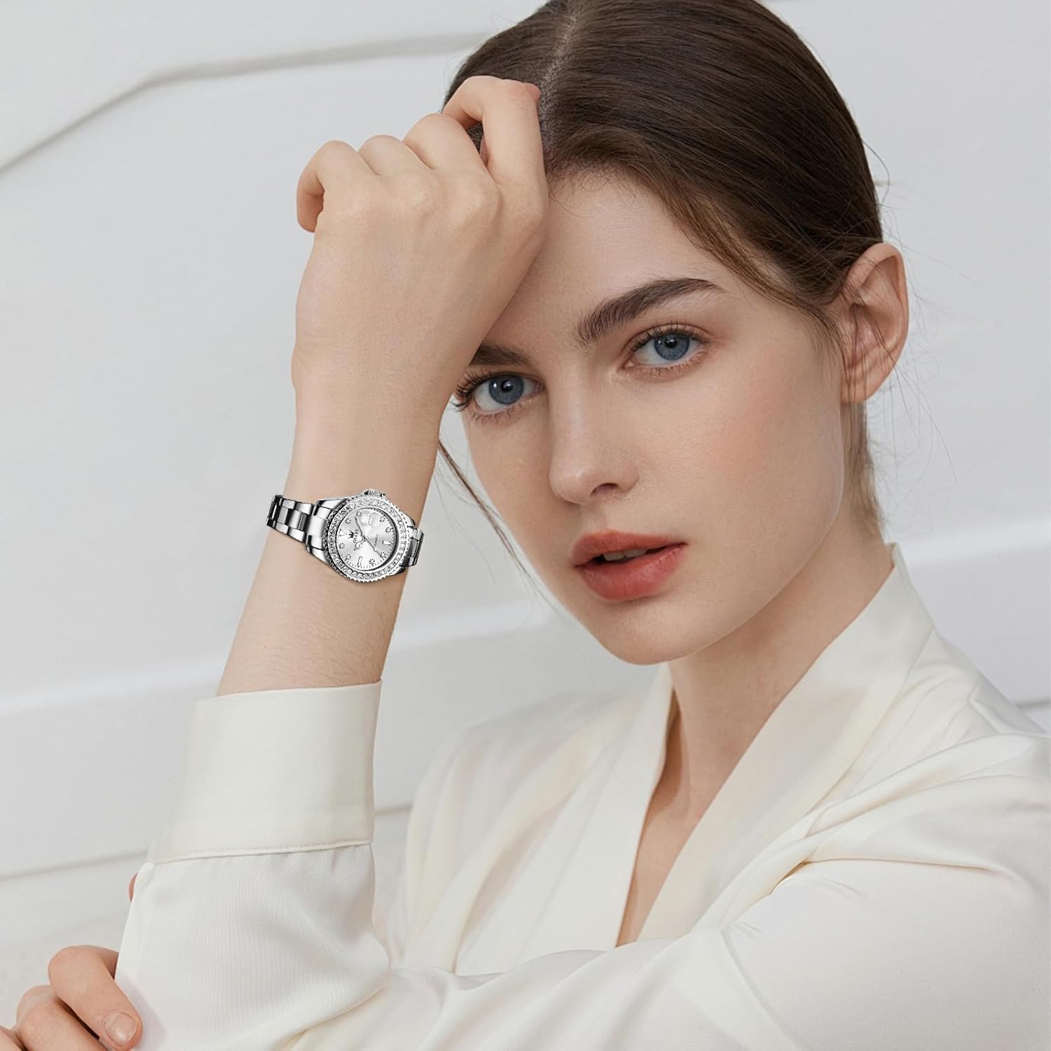Lexurious Woman Watch 